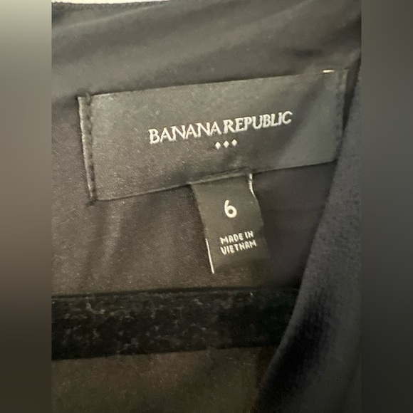 Banana Republic Elegant Black Sleeveless Dress with cowl neckline size 6 (E120) - Picture 5 of 16